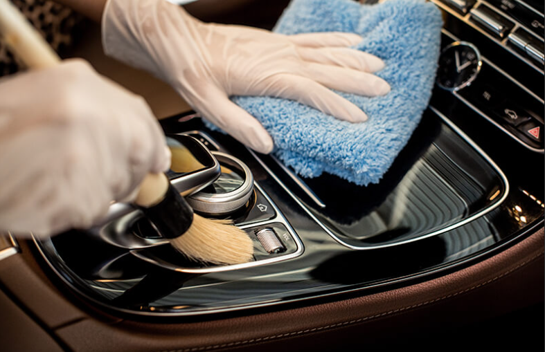 Interior detailing service for sedan – pristine finish